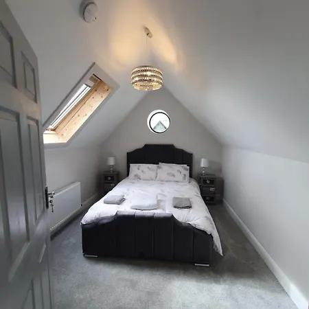 N0 2 Greystones Clock Tower * Leap